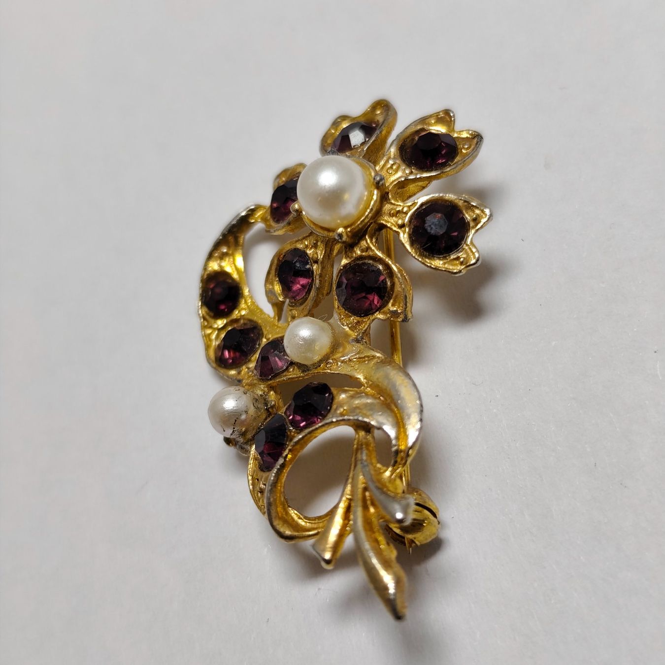 Broschen & Nadeln: Broche Fleurette Dorée Strass Violets Et Perles Nacre #C2 – Gebraucht aus Châtelaine von Tropic.Watch2