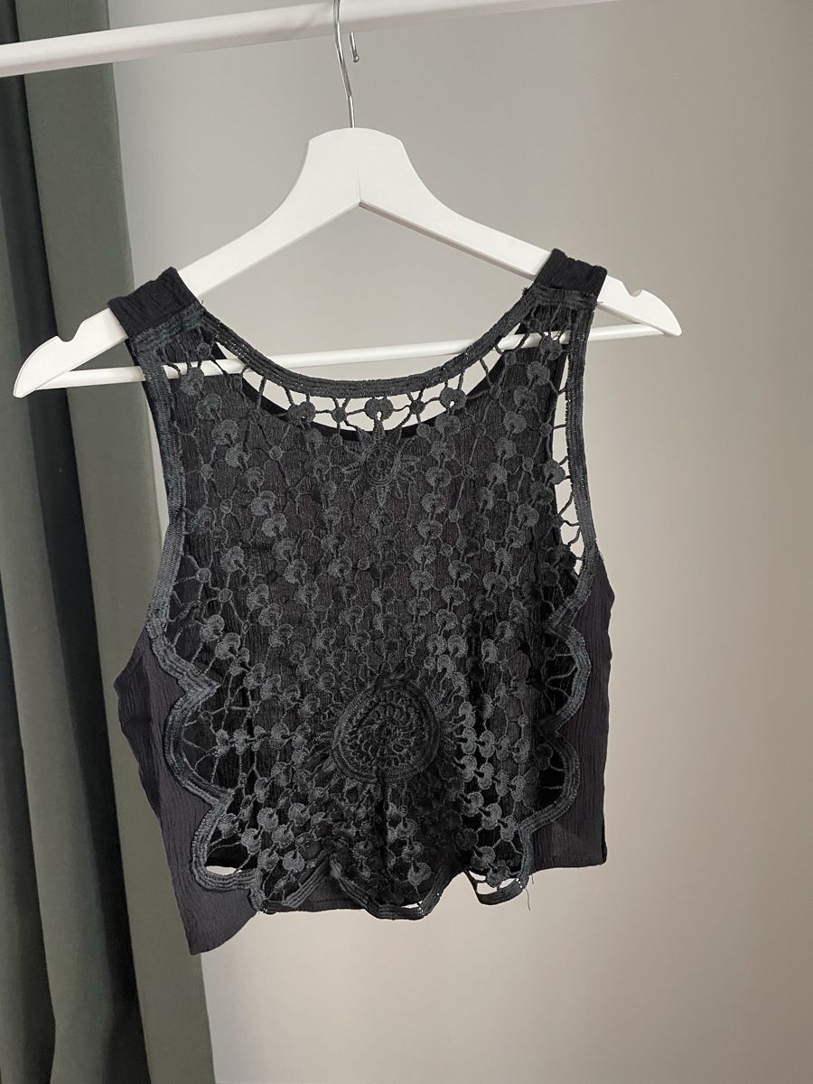H&M Top: Crop Top mit Spitze – Usato da Erstfeld venduto da _ArimaS_ 1