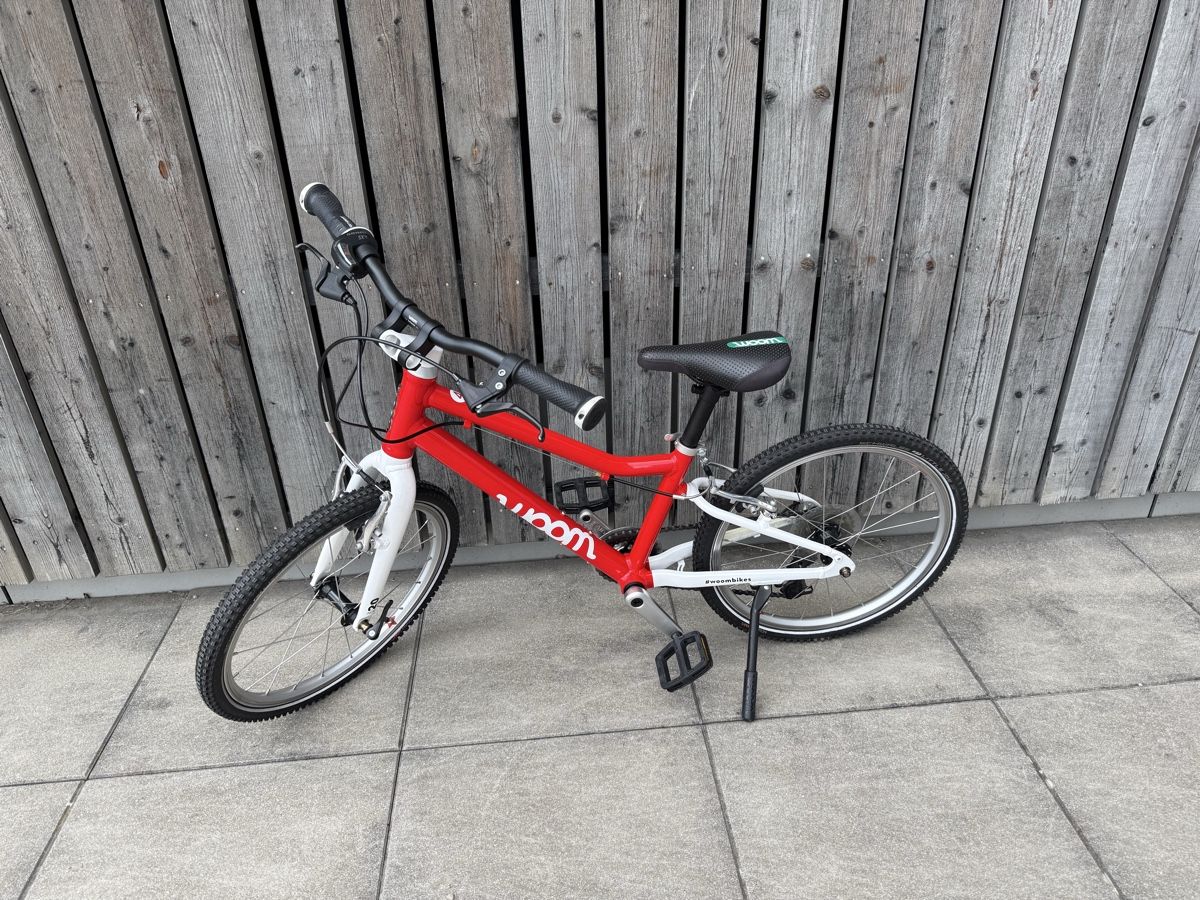 Woom Velos: Woom 4 rot – Gebraucht aus Rehetobel von B892ED