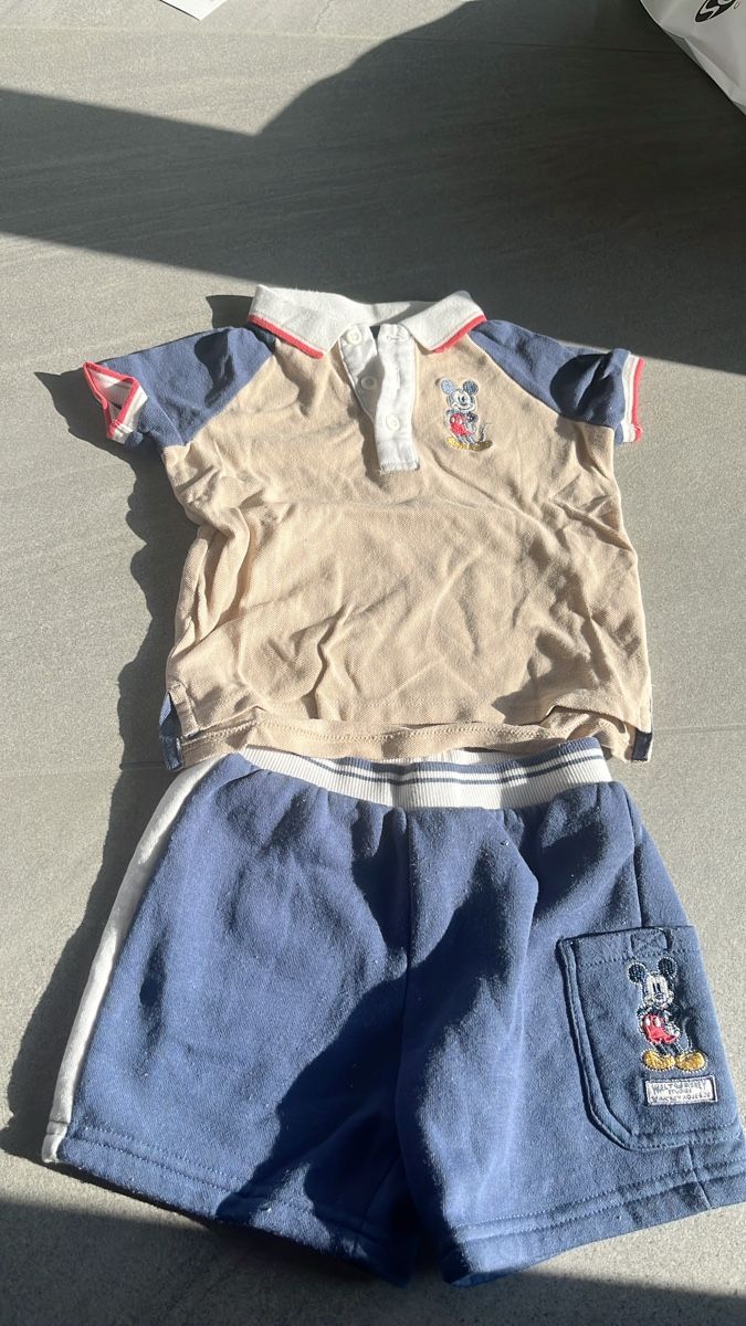 Lotti & Set di vestiti: Completo Mickey Mouse, taglia 80 – Usato da Besazio venduto da EmyScucy