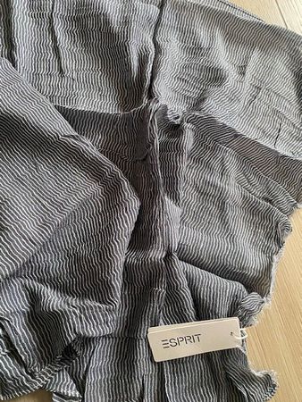 neuer Schal von Esprit