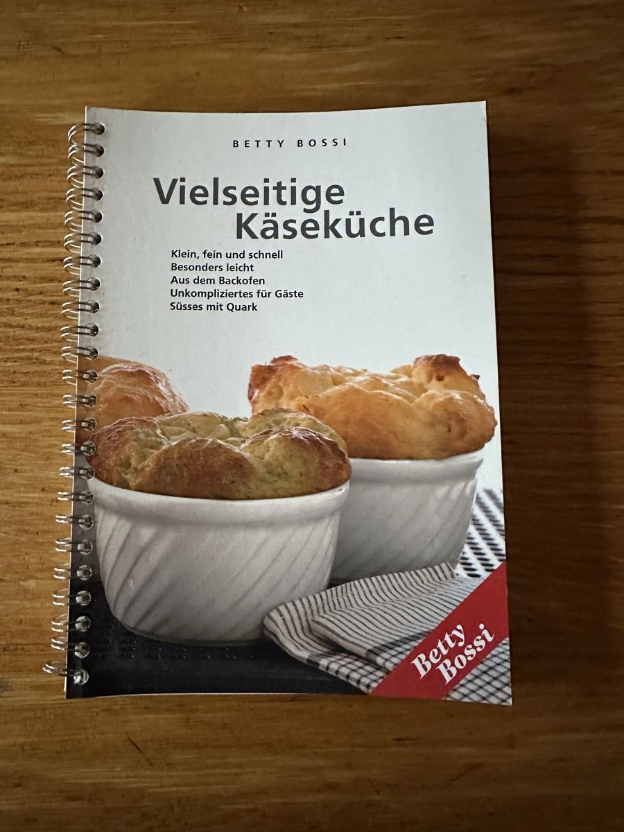 Livres: Vielseitige Käseküche – D'occasion à Bellwald par Lupo539