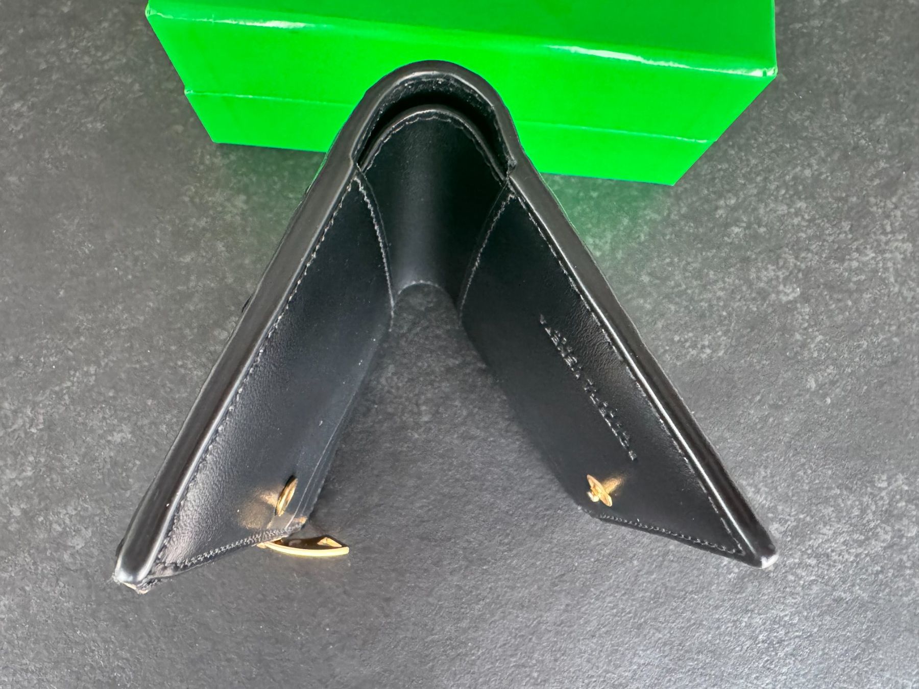 Bottega Veneta Portefeuilles: Bottega Veneta Small Bi-Fold Wallet – D'occasion à Kilchberg ZH par 753sunshine 4
