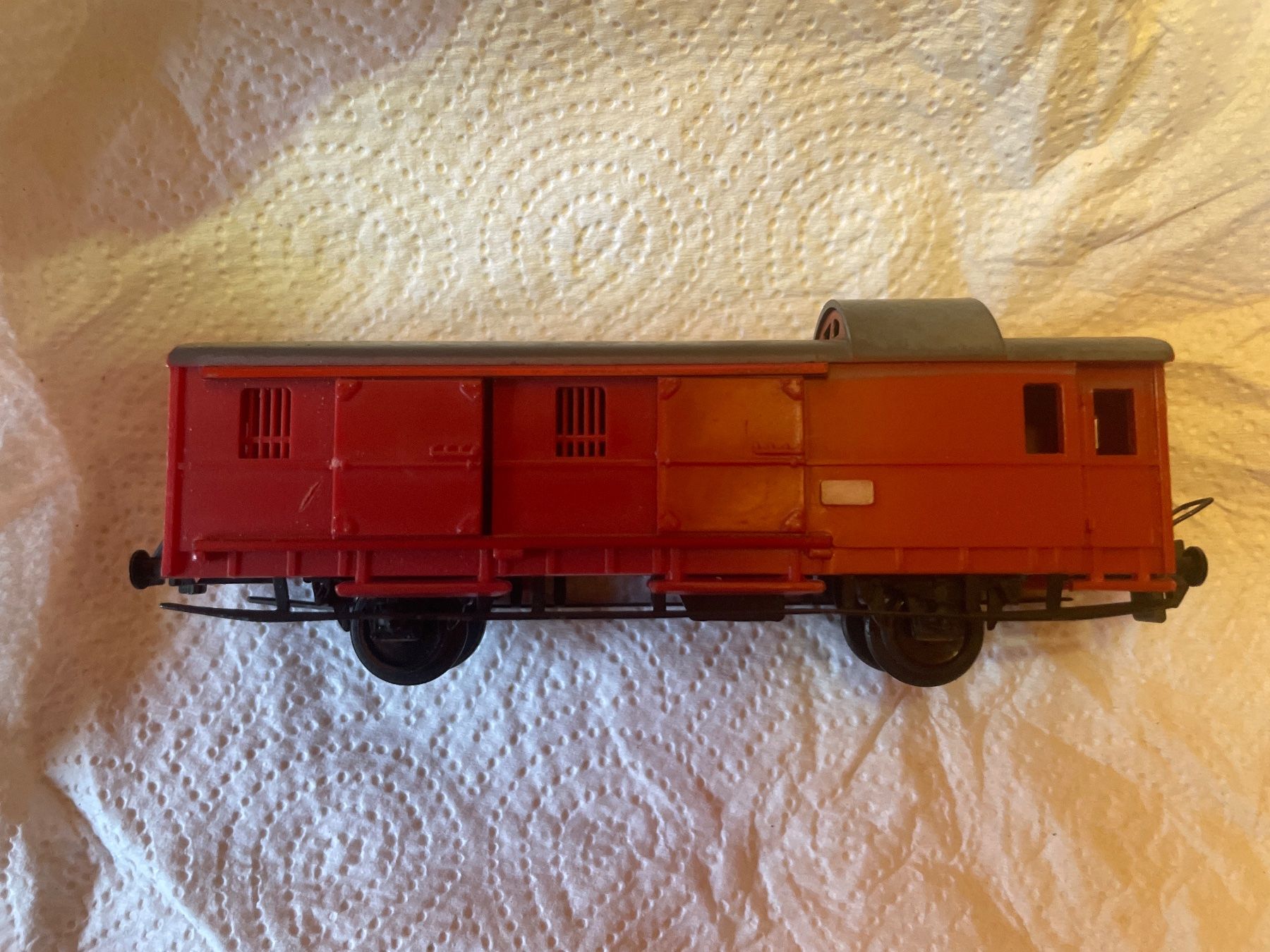 Trix Modellini di ferrovie: H0 Rote Modell Eisenbahn Viehwagen – Usato da Suhr venduto da Daneli7 4
