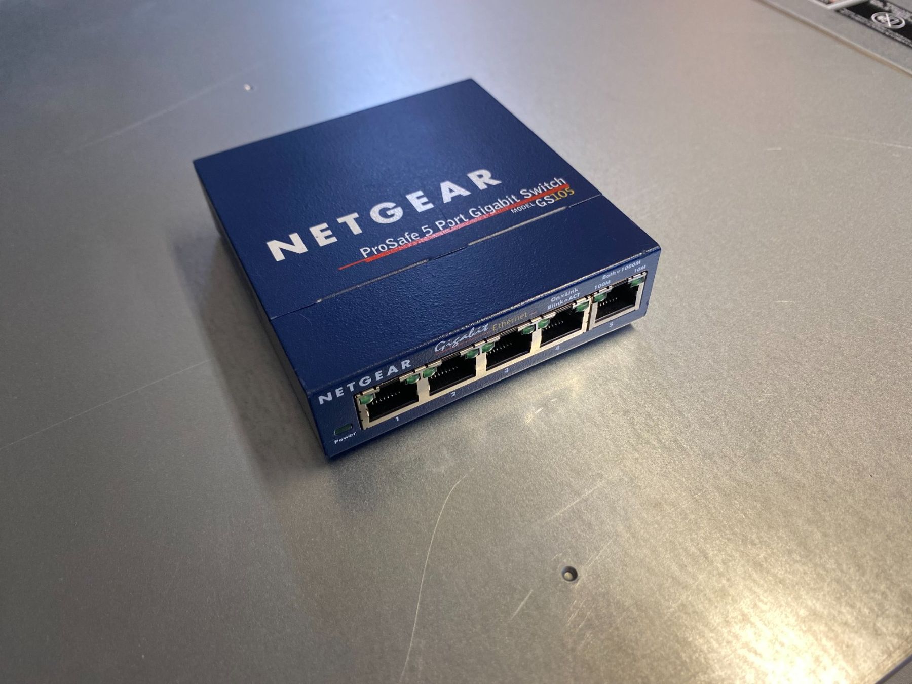 Netgear Hubs & Switches: NETGEAR ProSAFE GS105 – Gebraucht aus Zizers von Digitag0 1