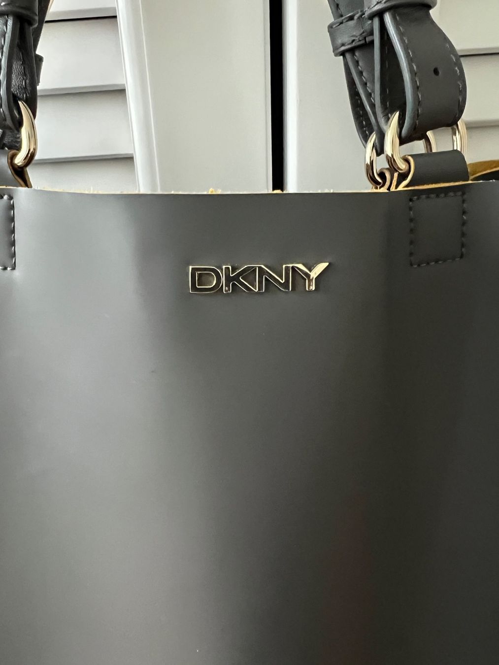 DKNY Taschen für Damen: DKNY Tasche – Gebraucht aus Glattpark(Opfikon) von ste_n99y 3