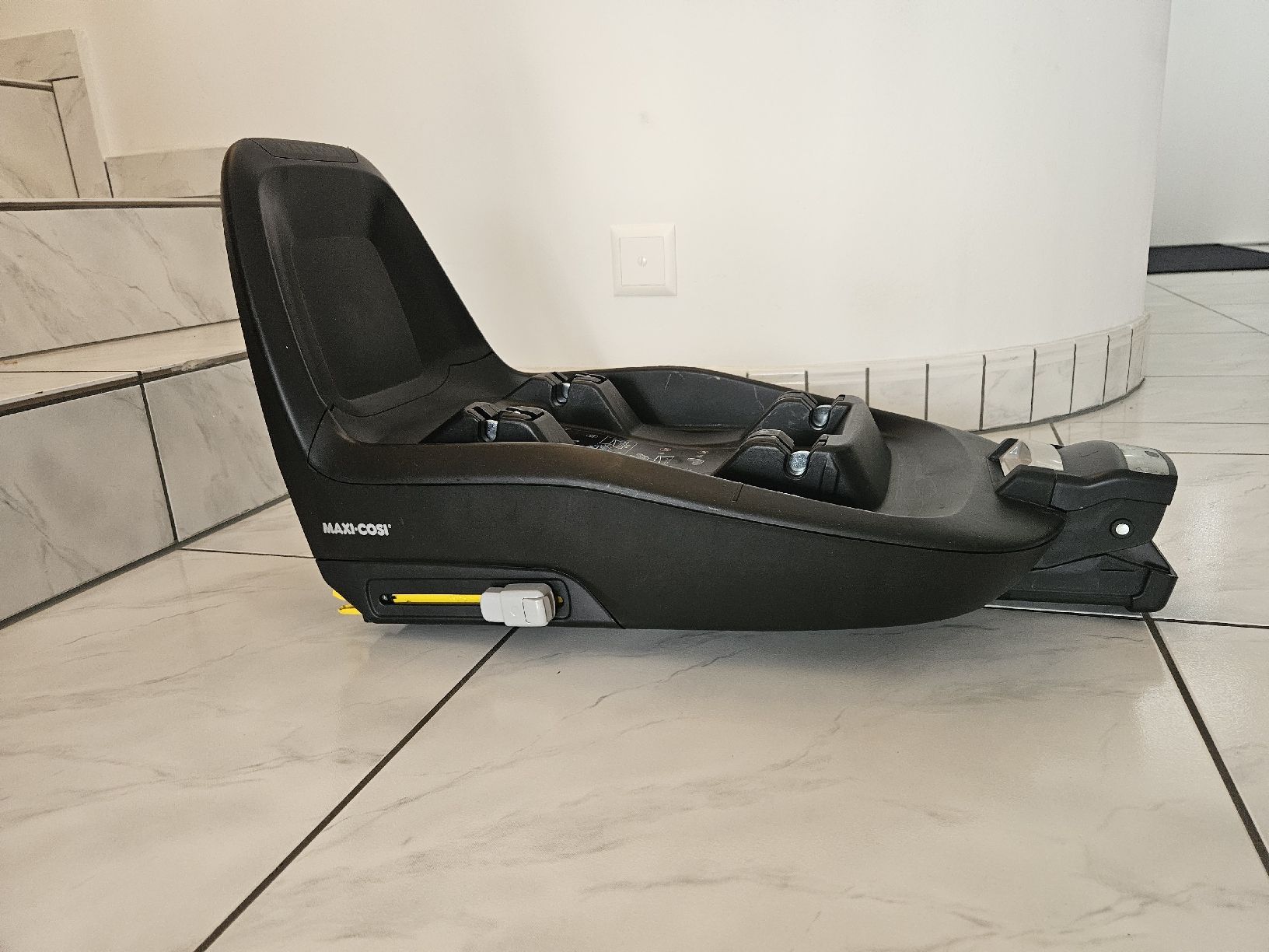 Maxi-Cosi Seggiolini per auto: FamilyFix One Basis isofix – Usato da Arni AG venduto da Chaeschpe_04 1