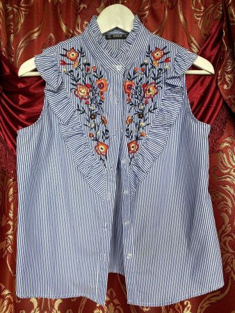 Bluse Stehkragen blau weiss gestreift Stickerei