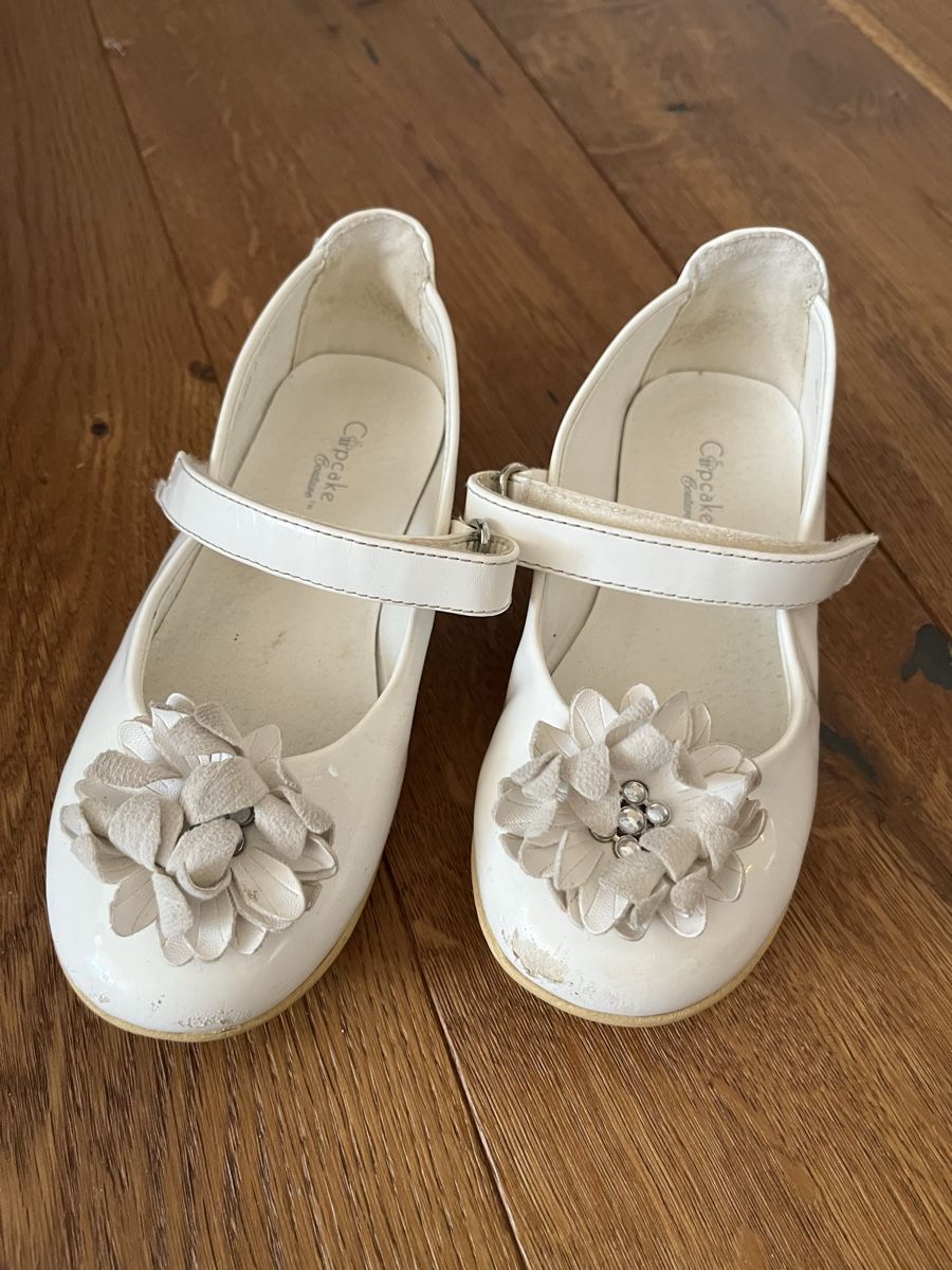 Scarpe per ragazze: Ballerina 28 – Usato da Sempach venduto da Caranedache
