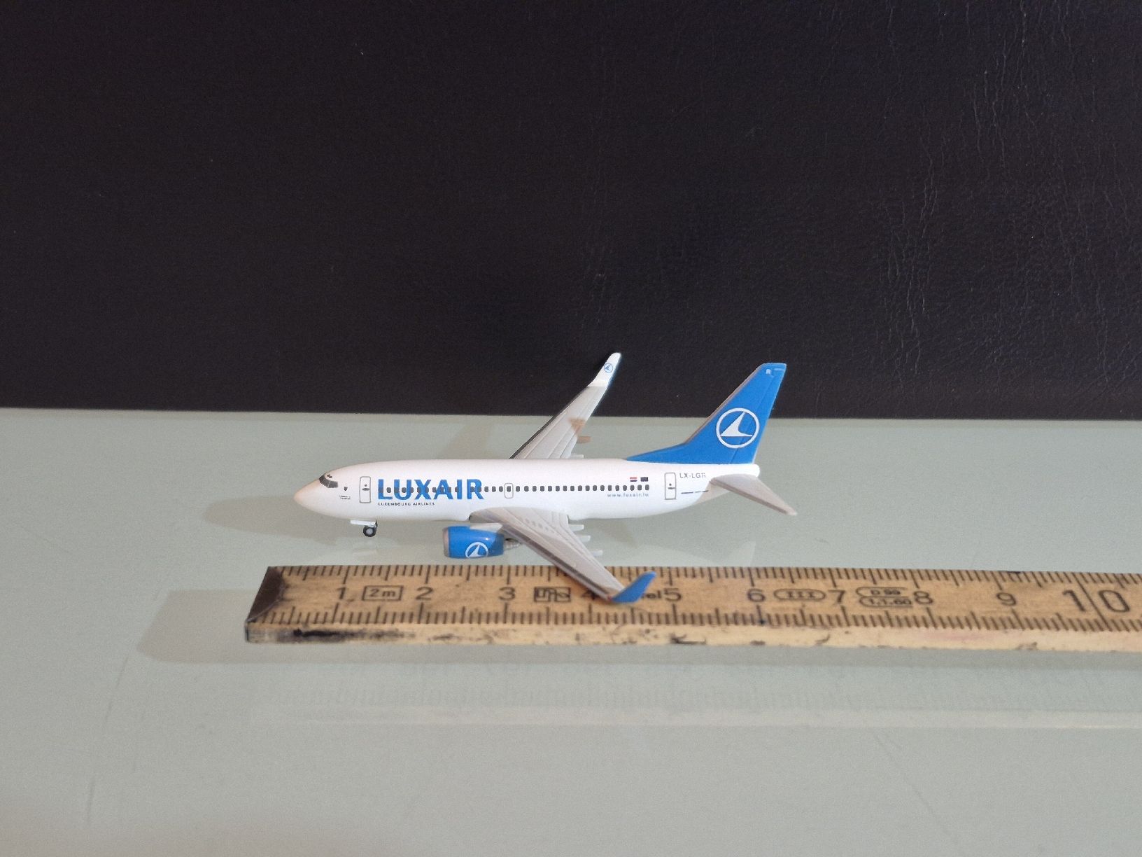 Herpa Kit di modellismo & Modellini statici: Herpa Luxair 1:500 – Usato da Uetendorf venduto da myhome12 3