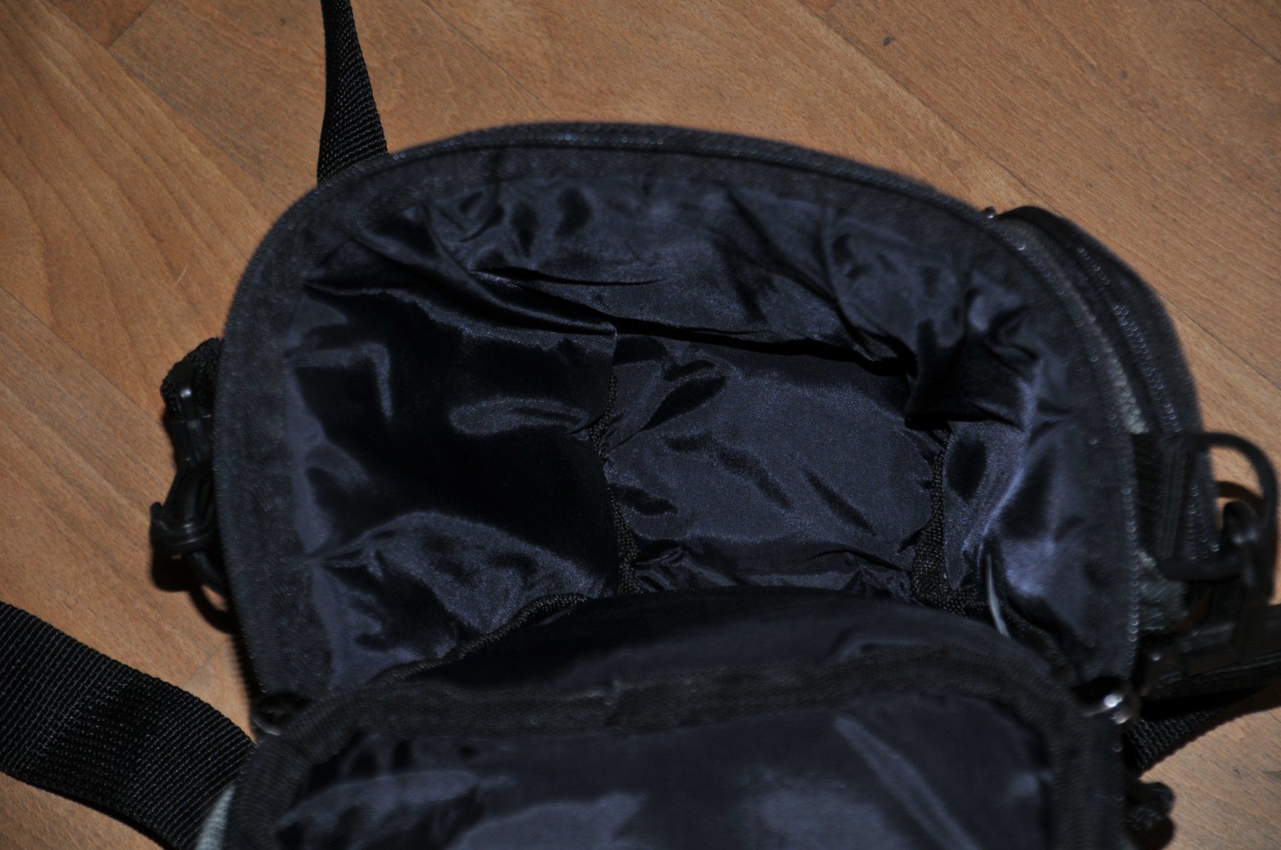 Taschen: Tasche für Spiegelreflex-Kamera - Millenium Pro – Gebraucht aus Winterthur von Schwestere 3