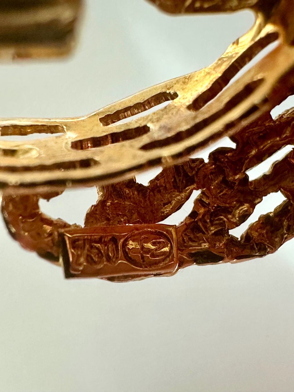 Spille & Fermagli: Wunderschöne 18 Karat Goldbrosche – Usato da Onex venduto da Antiqueshow 4