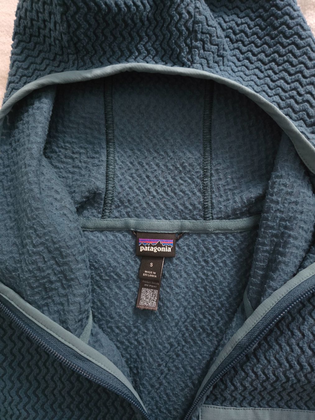 Patagonia Jacken: Patagonia R1 Air – Gebraucht aus Fribourg von ADGF25 2