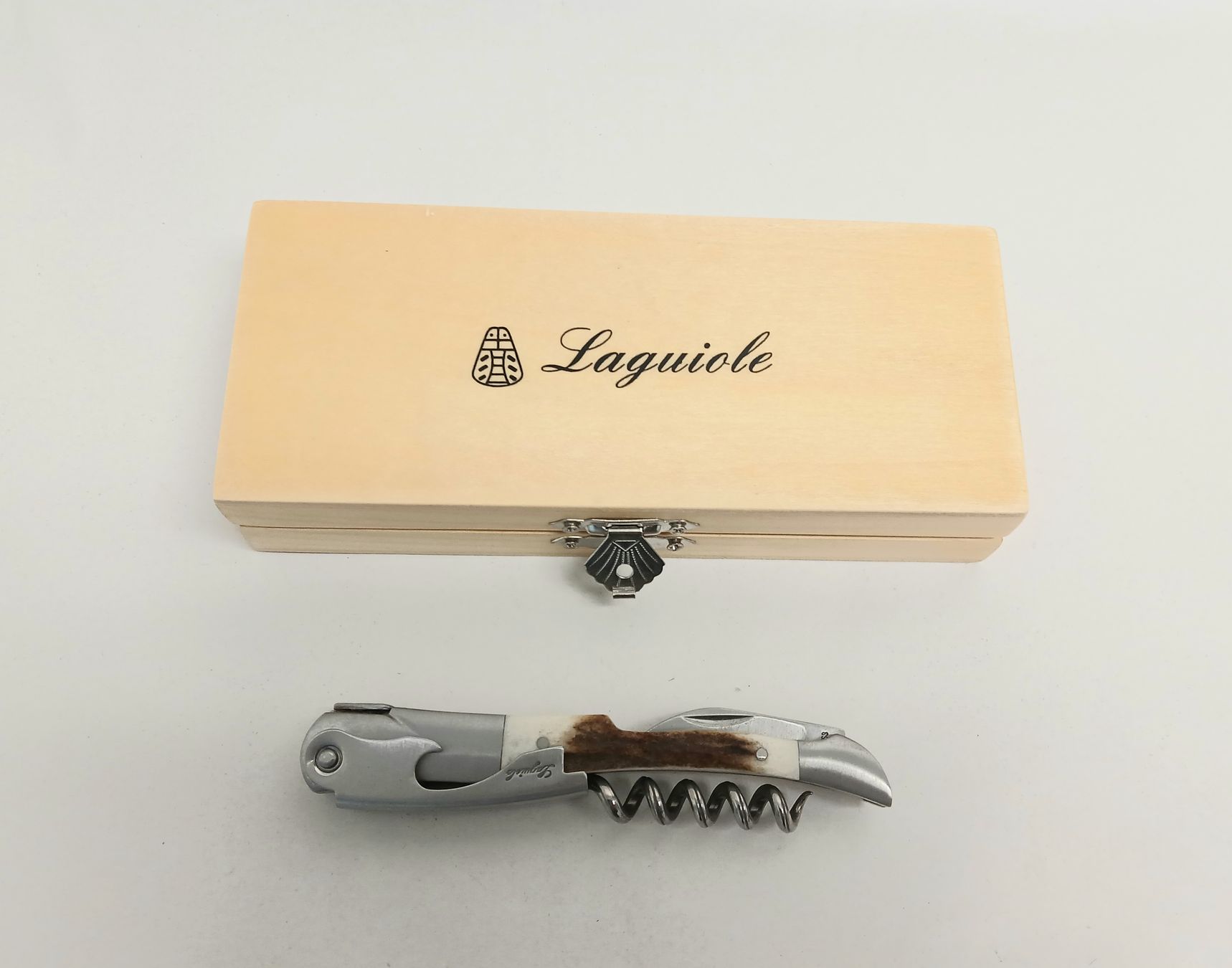 Laguiole Apribottiglie & Tappi per chiusura: NEW! Laguiole corkscrew with wooden Case single hinge – Nuovo e nell'imballaggio originale da Dübendorf venduto da LoRi-2026 2