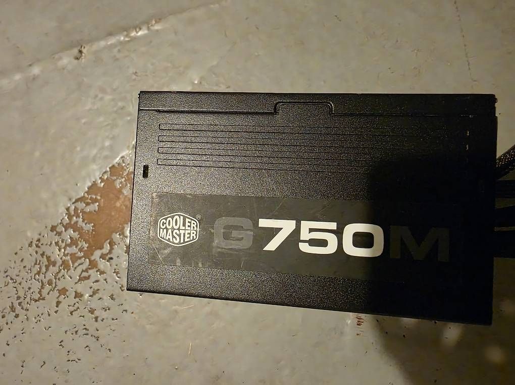 Composants électroniques: CoolerMaster G750 80 PLUS Bronze – D'occasion à Zug par lazoBaa