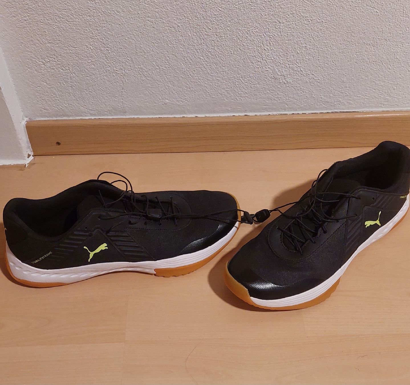 Scarpe da uomo: puma Hallenschuhe – Usato da Unterbäch VS venduto da Nifadi