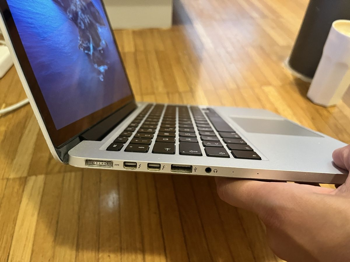Apple Notebook: MacBook Pro 13" 2015 – Usato da Zug venduto da IndiQueen 1