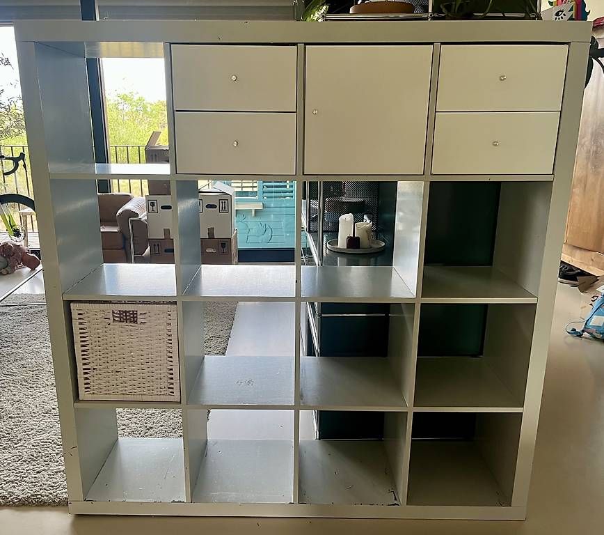 Étagères: Ikea Kallax Regal – D'occasion à Basel par Juliiaa