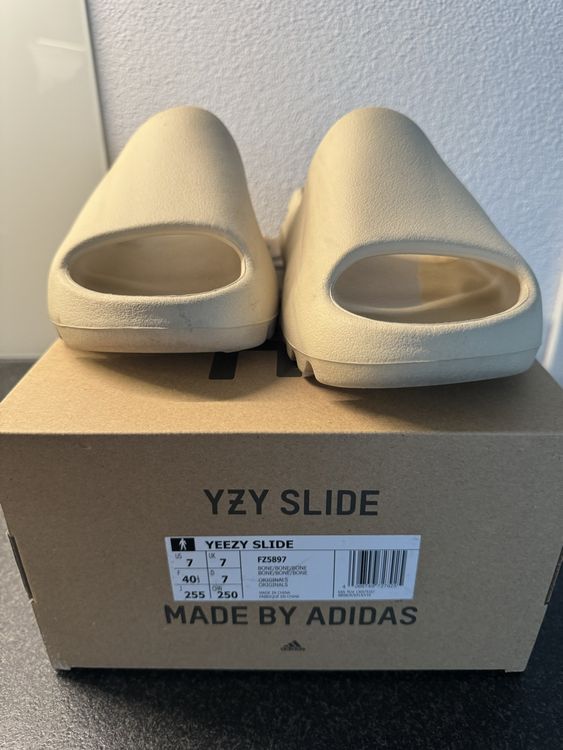 yeezy slides beige