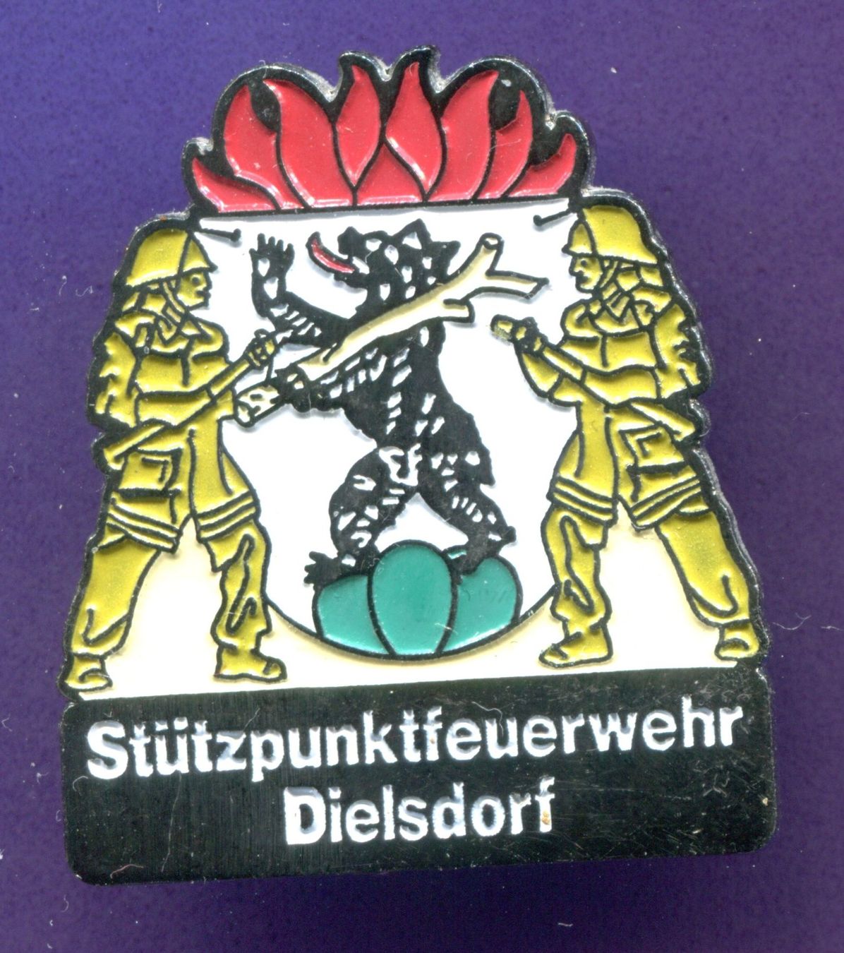 Placchette & Badge: Stützpunktfeuerwehr  DIELSDORF – Usato da Winterthur venduto da Sammleroase