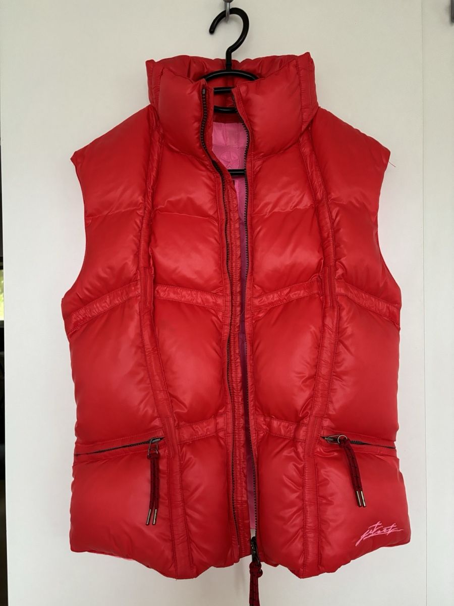 Jet Set Gilets & Westen: Rote Daunengilet Jet Set Grösse M – Neu (gemäss Beschreibung) aus Erlenbach ZH von OD15