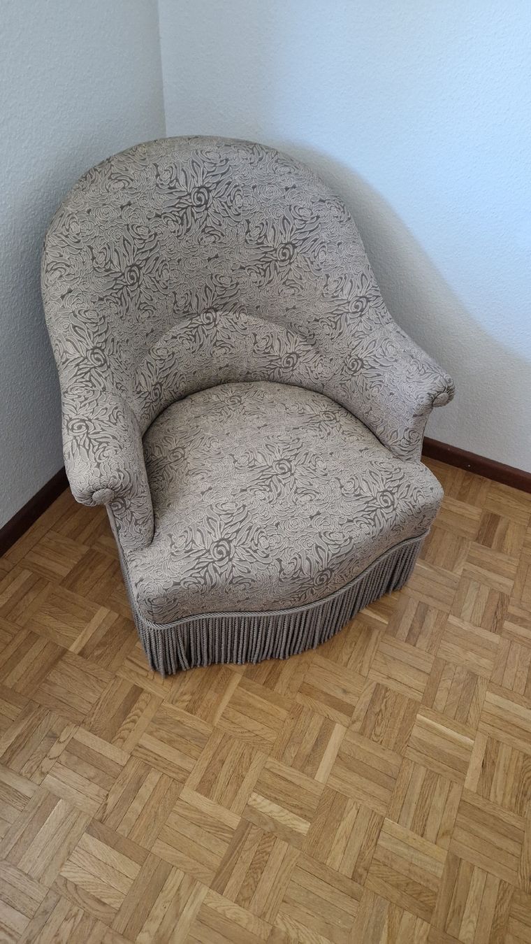 Poltrone: Fauteuil crapaud complètement refait à neuf – Nuovo (secondo la descrizione) da Bôle venduto da cyr_d8kz