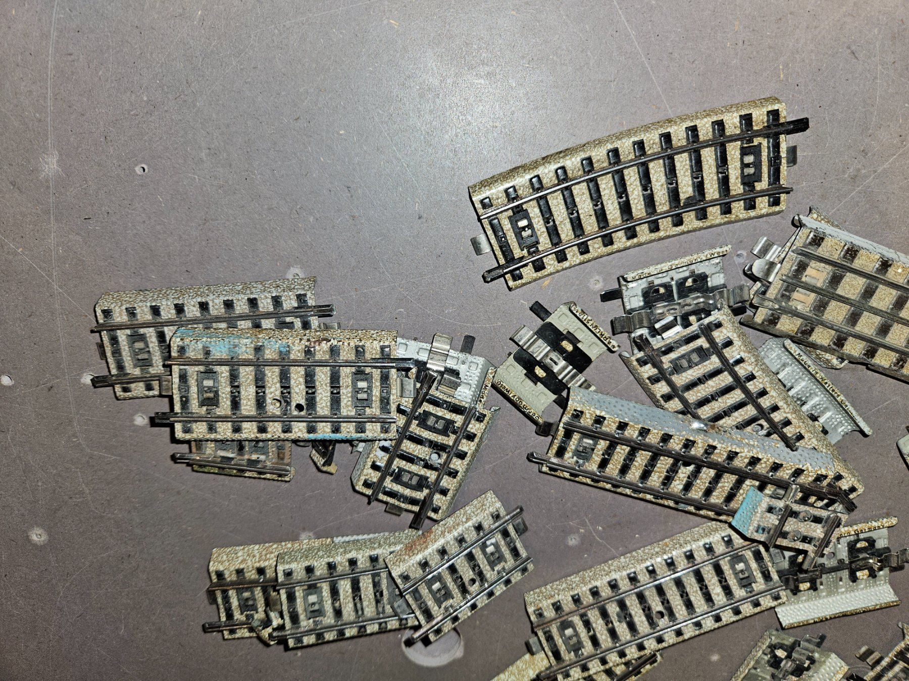 Märklin Modellini di ferrovie: Konvolut M Gleise ohne OVP – Usato da Bern venduto da lukas90pilze 2