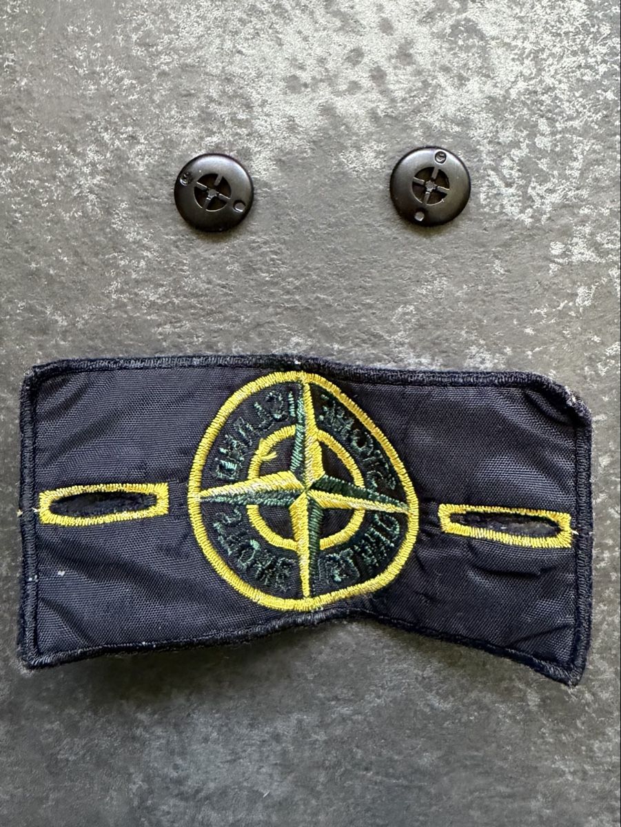 Bottoni: Stone Island Badge, 2 Knöpfe inkl. – Usato da Liestal venduto da RogerS28 1