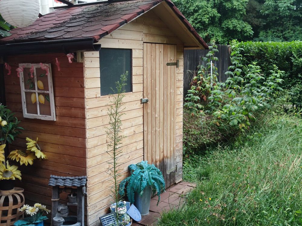 Gebrauchtes Gartenhäuschen mit Fenstern ab Platz Kaufen auf Ricardo