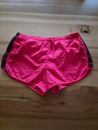 Pinke Sportshorts, Grösse 38 - Ideal für den Sommer!