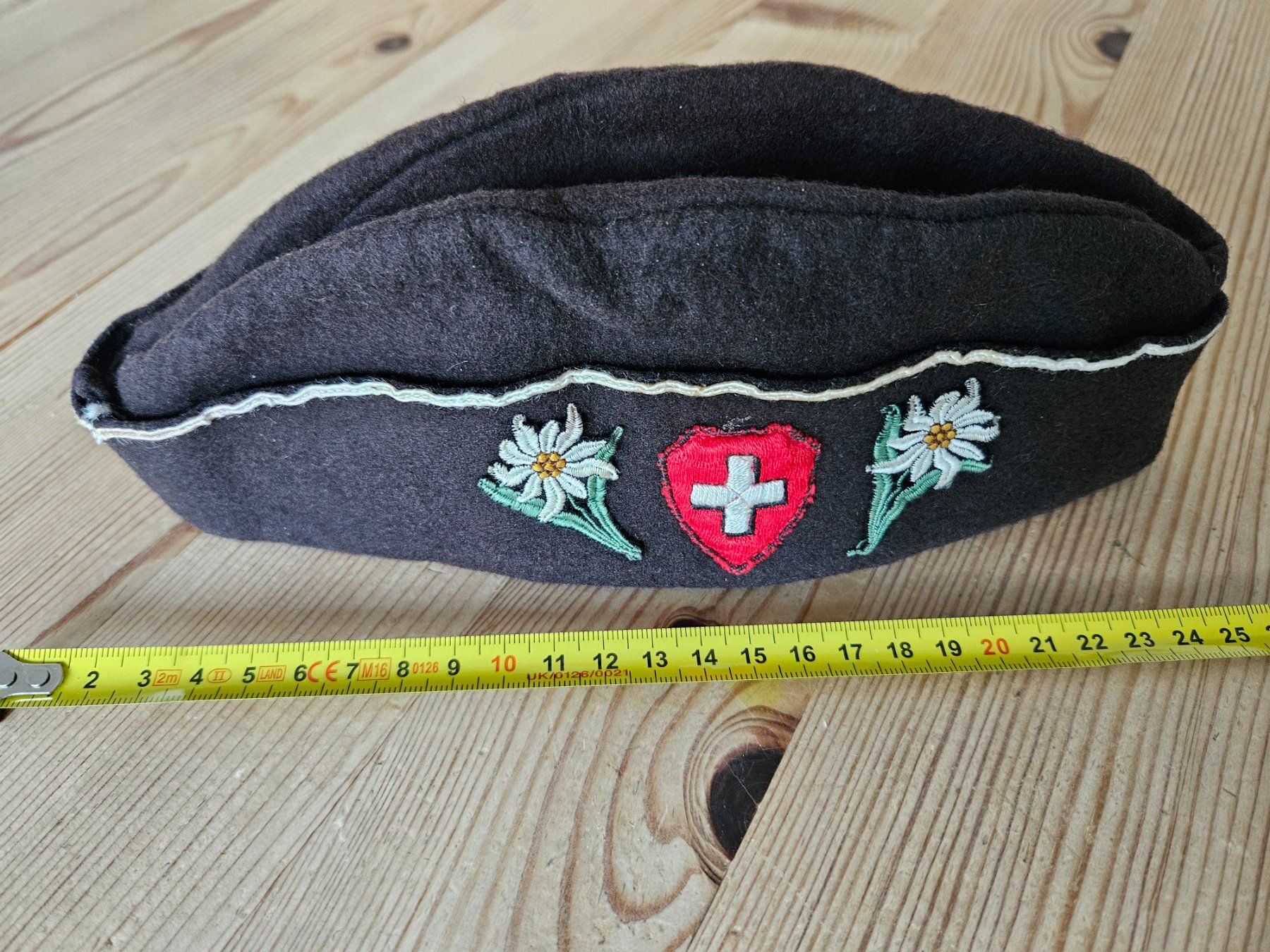 Copricapi, berretti & cappellini: Altes Sennenkäppi in Schiffliform – Usato da Untervaz venduto da FullFlap777 4