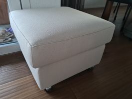 Hocker / Fusshocker, Rollen, neugefertigt, Top Zustand.
