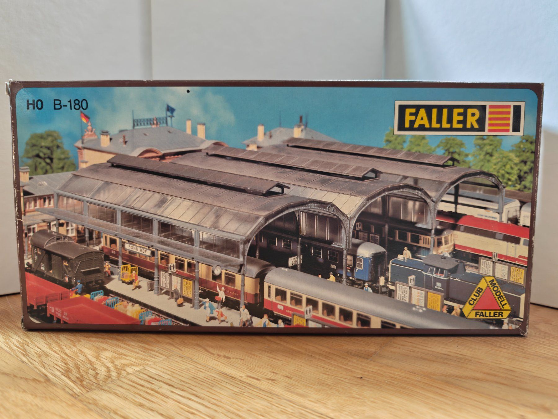 Faller Modellini di ferrovie: Faller Bahnsteighalle B-180 (120180) – Nuovo (secondo la descrizione) da Bern venduto da JGBahn