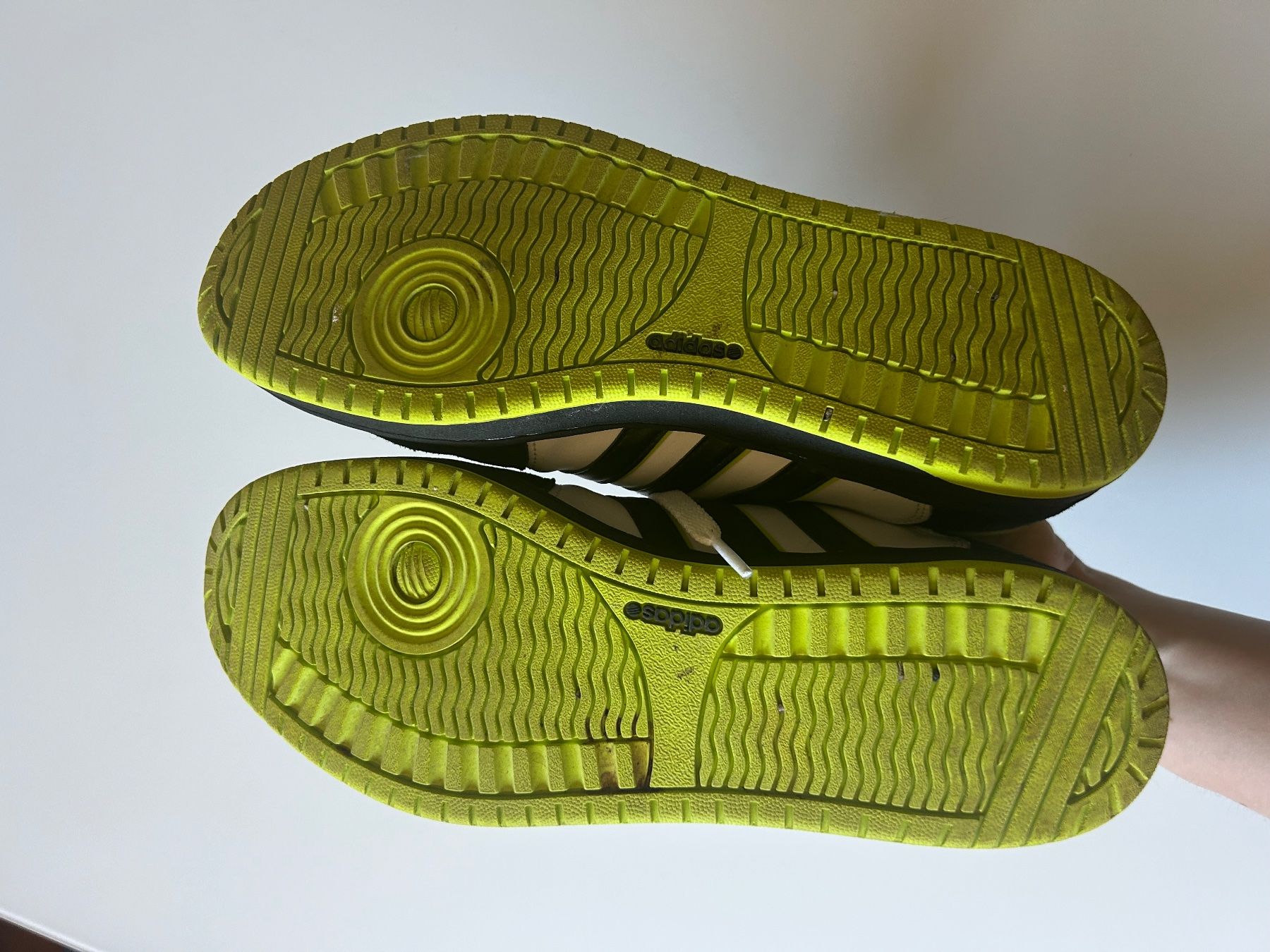 Adidas Herrenschuhe: Adidas Sneaker Gr.43 1/3 – Gebraucht aus Seuzach von del_w5vl 4
