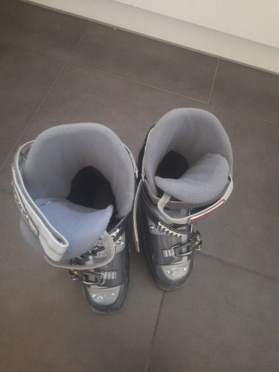 Chaussures hommes: Ski Schuhe! Gr37.5 – D'occasion à Zürich par vik_q29w 1