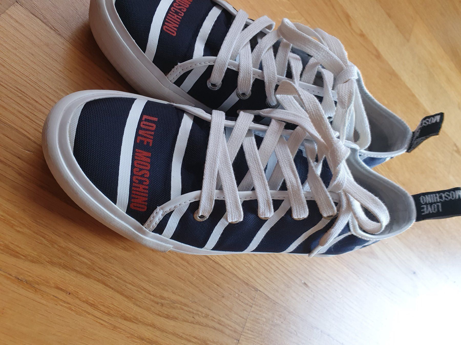 Moschino Scarpe da donna: Sneaker Moschino Love Gr.37 – Usato da Zweidlen venduto da Shubli 2
