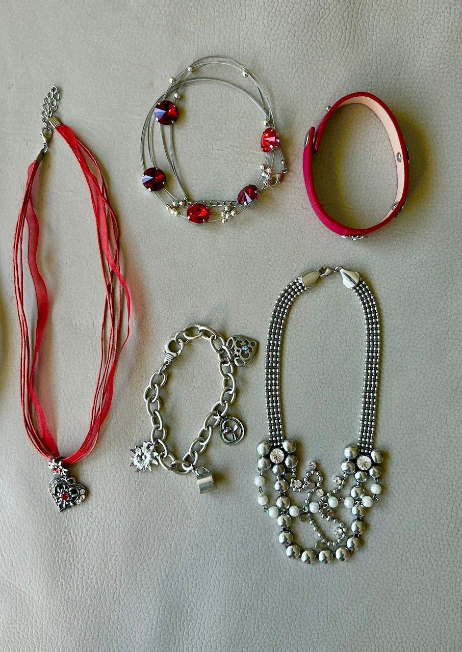 Altri gioielli: Dirnd - Schmuck - Dirndlschmuck - Trachtenschmuck  15 Stück – Usato da Ried-Brig venduto da Challi 1