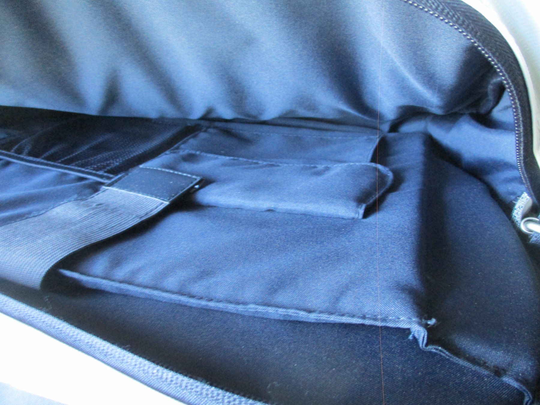 BMW Taschen: BMW Sauber F1 Team Tasche Race Club Member / Rarität! – Gebraucht aus Ottikon Gossau ZH von hokuspokus 5