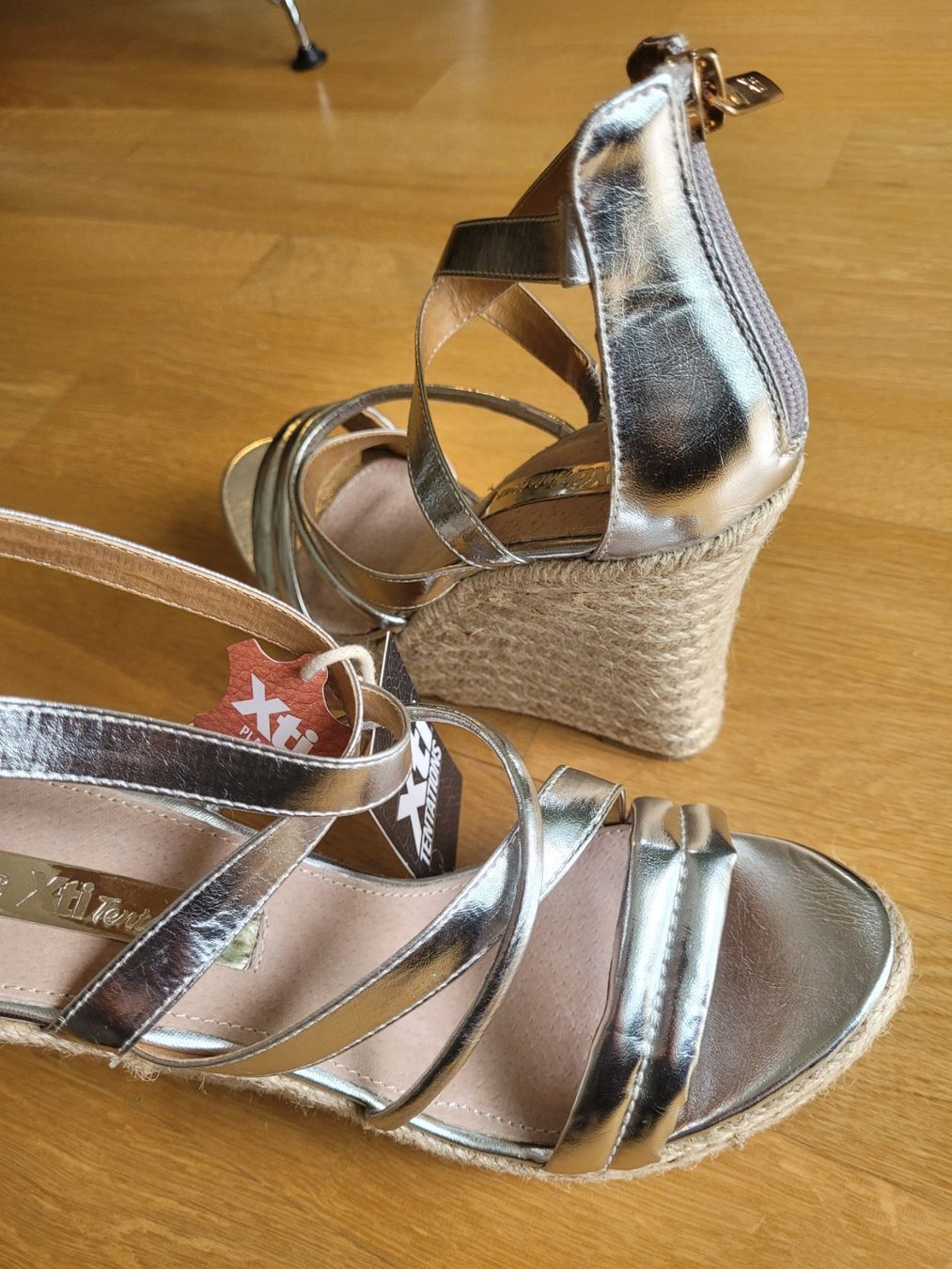 Scarpe da donna: Sandaletten mit Keilabsatz Gr. 39 – Nuovo e nell'imballaggio originale da Zürich venduto da woh_pvr9 6