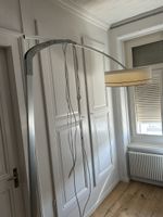 Lampe sur pied moderne - Parfaite pour éclairer vos soirées 