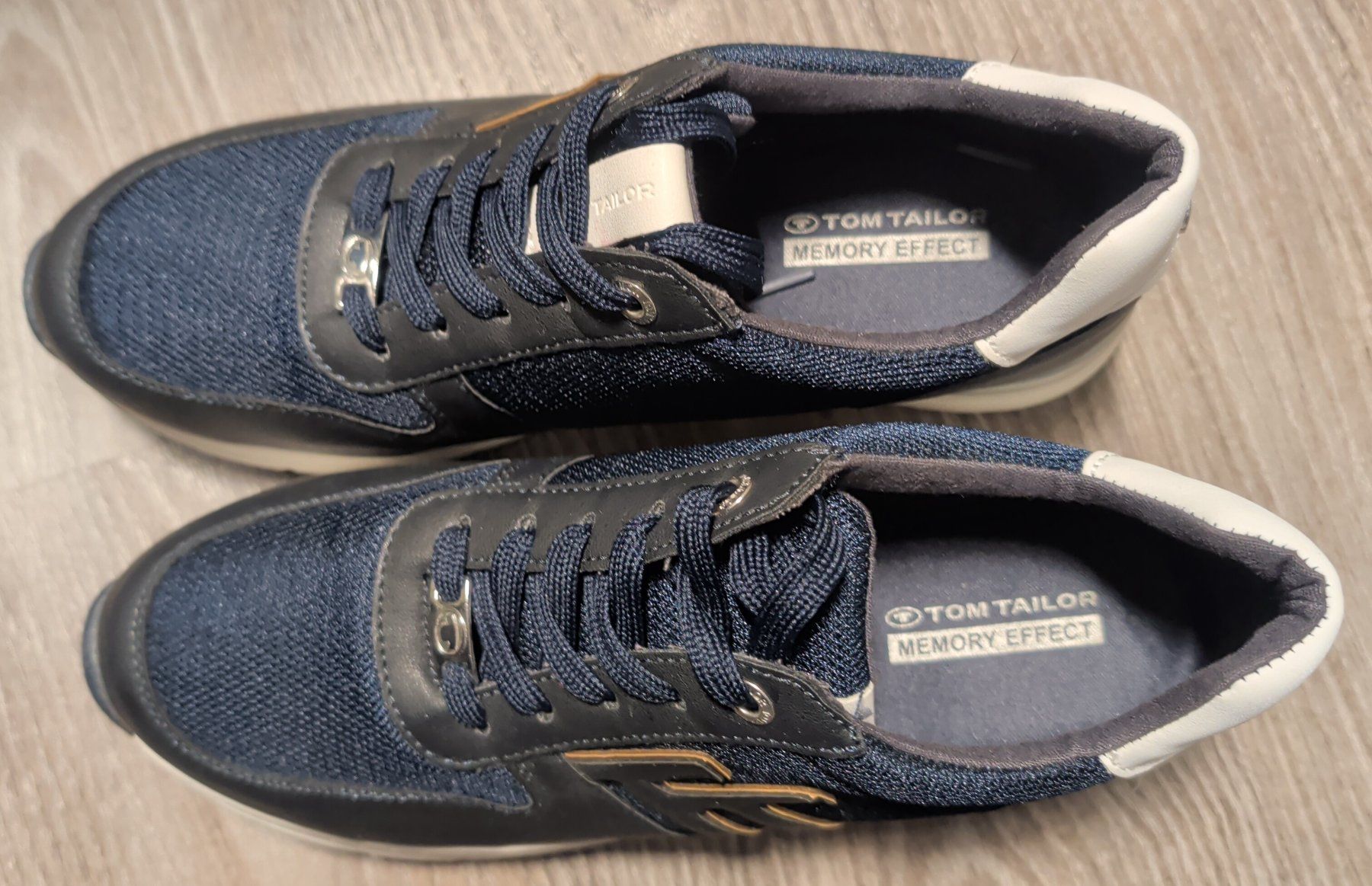 Tom Tailor Scarpe da donna: Tom Tailor Damen-Sneaker dunkelblau, Memory Effect, Gr. 41 – Nuovo (secondo la descrizione) da Turbenthal venduto da SGComputers-GmbH