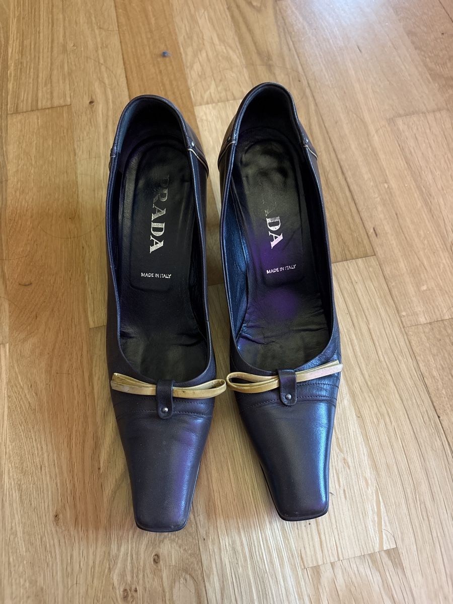 Prada Damenschuhe: Prada Pumps Vintage Y2K – Gebraucht aus Bern von LoveVintageY2K