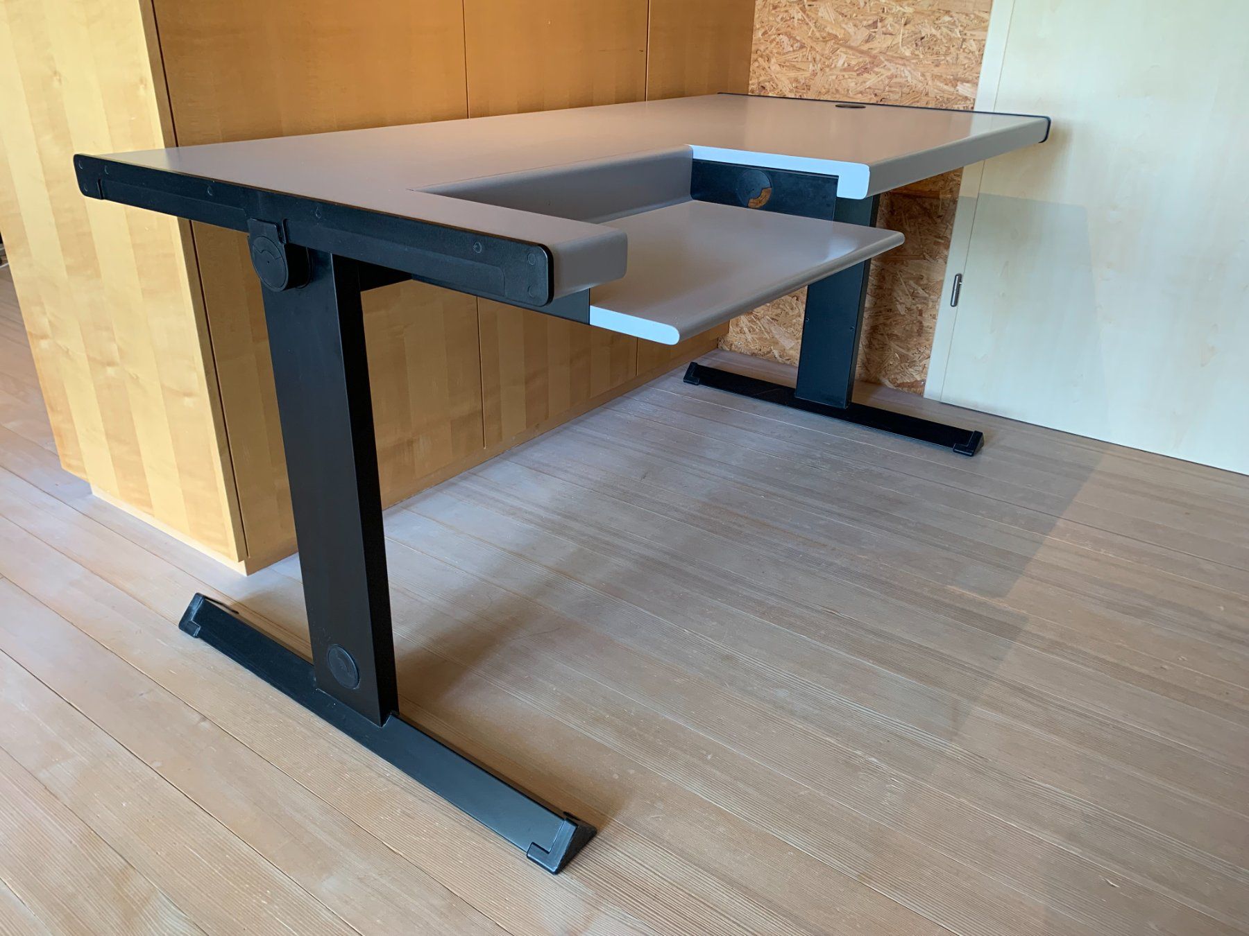 Scrivanie: Schreibtisch, Bürotisch – Usato da Baldegg venduto da Sharan 1
