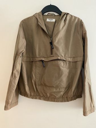 Kapuzen Jacke, Militärgrün schimmernd, Gr. 40