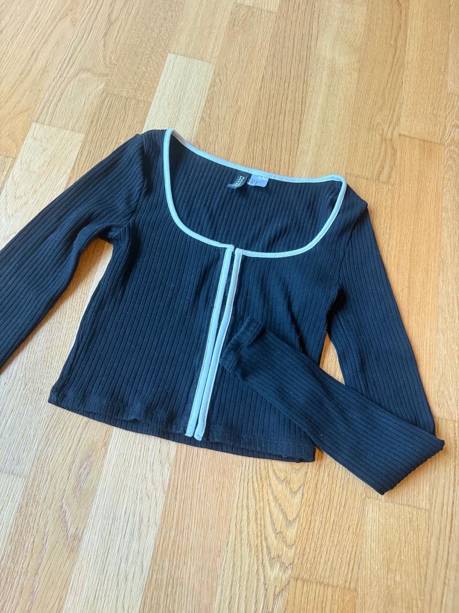 H&M Maglioni & Felpe: Langarmshirt – Nuovo (secondo la descrizione) da Brunnen venduto da san_7gww 1