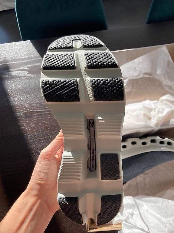 Scarpe da donna: On-Schuh, Cloudmonster Void (39) – Nuovo e nell'imballaggio originale da Bern venduto da ton_j7sz 1