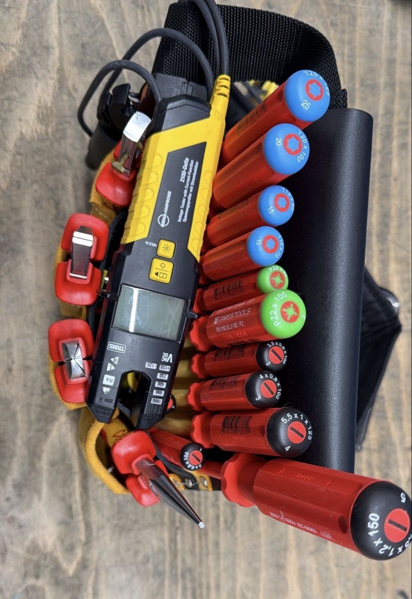 Tutti gli attrezzi: Elektriker-Werkzeuggürtel - Neu – Nuovo e nell'imballaggio originale da Aarau venduto da rod_29kj 2