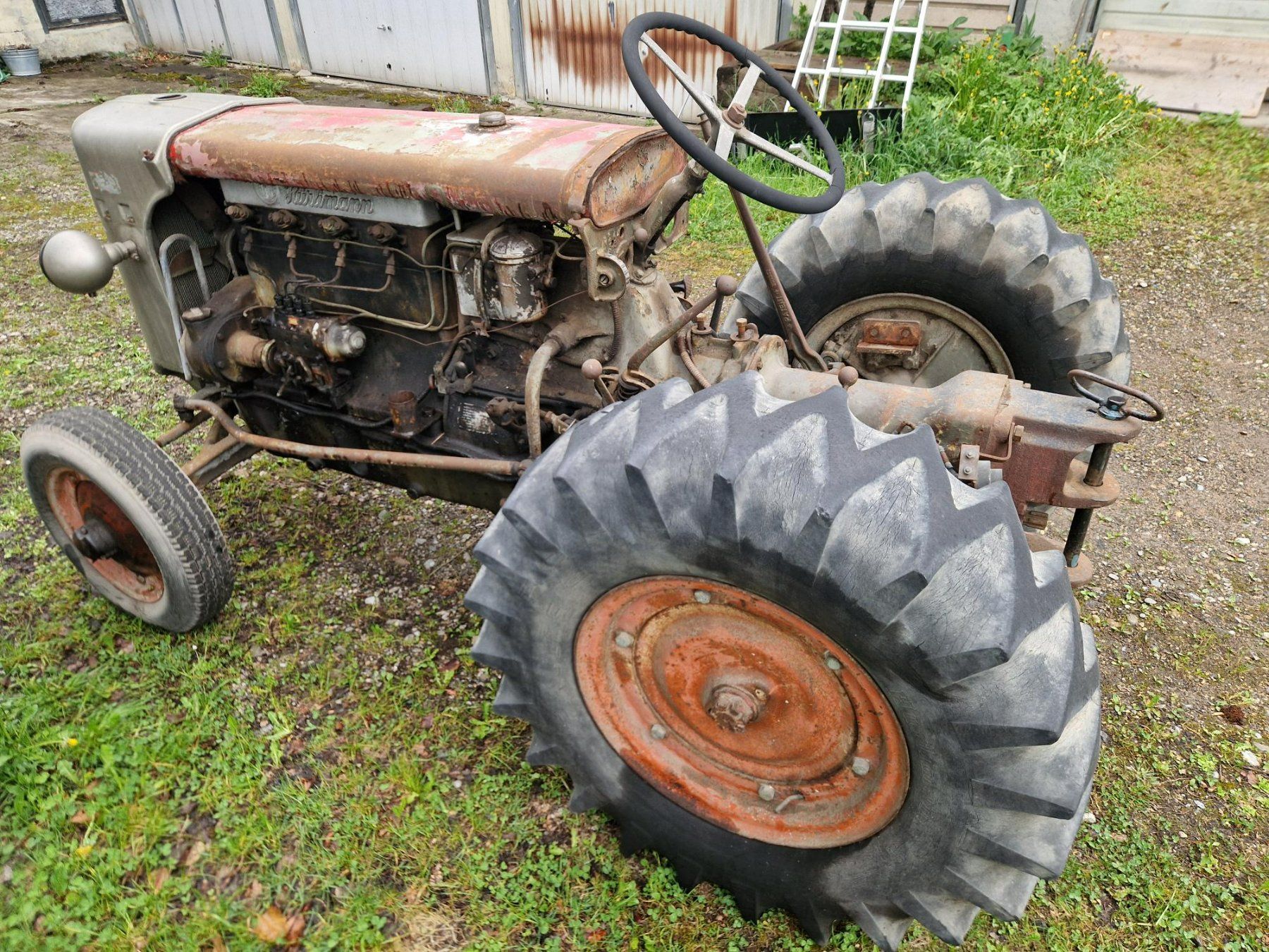 Hürlimann Trattori: Oldtimer Traktor Hürlimann D100 Teileträger – Usato da Dürnten venduto da Bachtel84 3