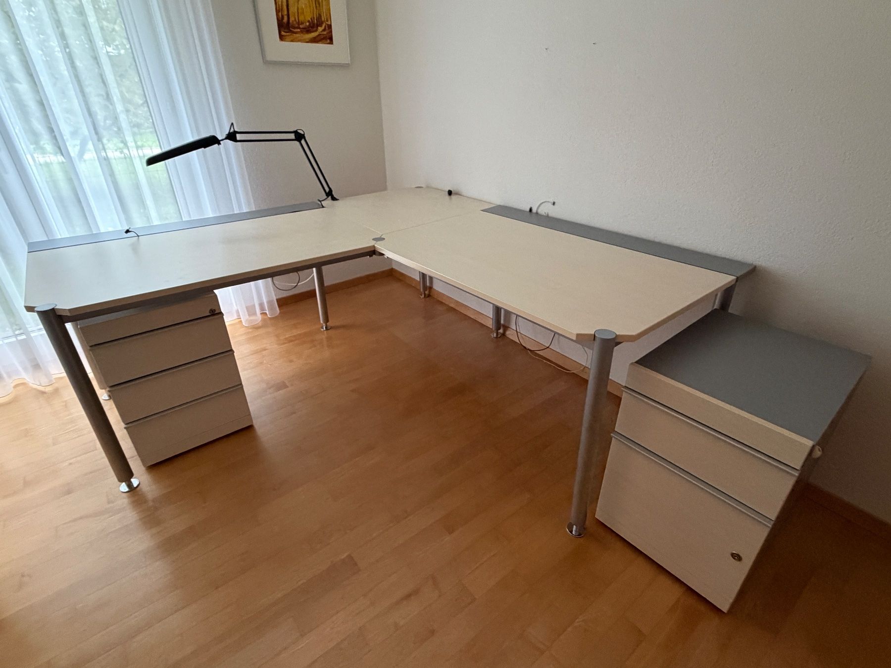 Schreibtische: Büromöbel – Gebraucht aus Unterägeri von KleinCalvin