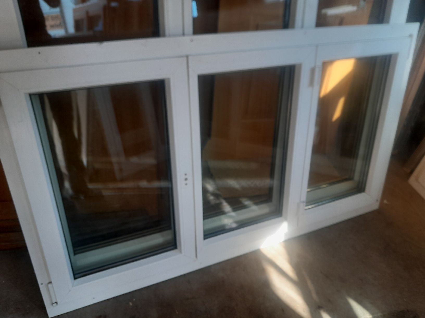 Fenêtres: Fenster – D'occasion à Marbach LU par san_8kt5